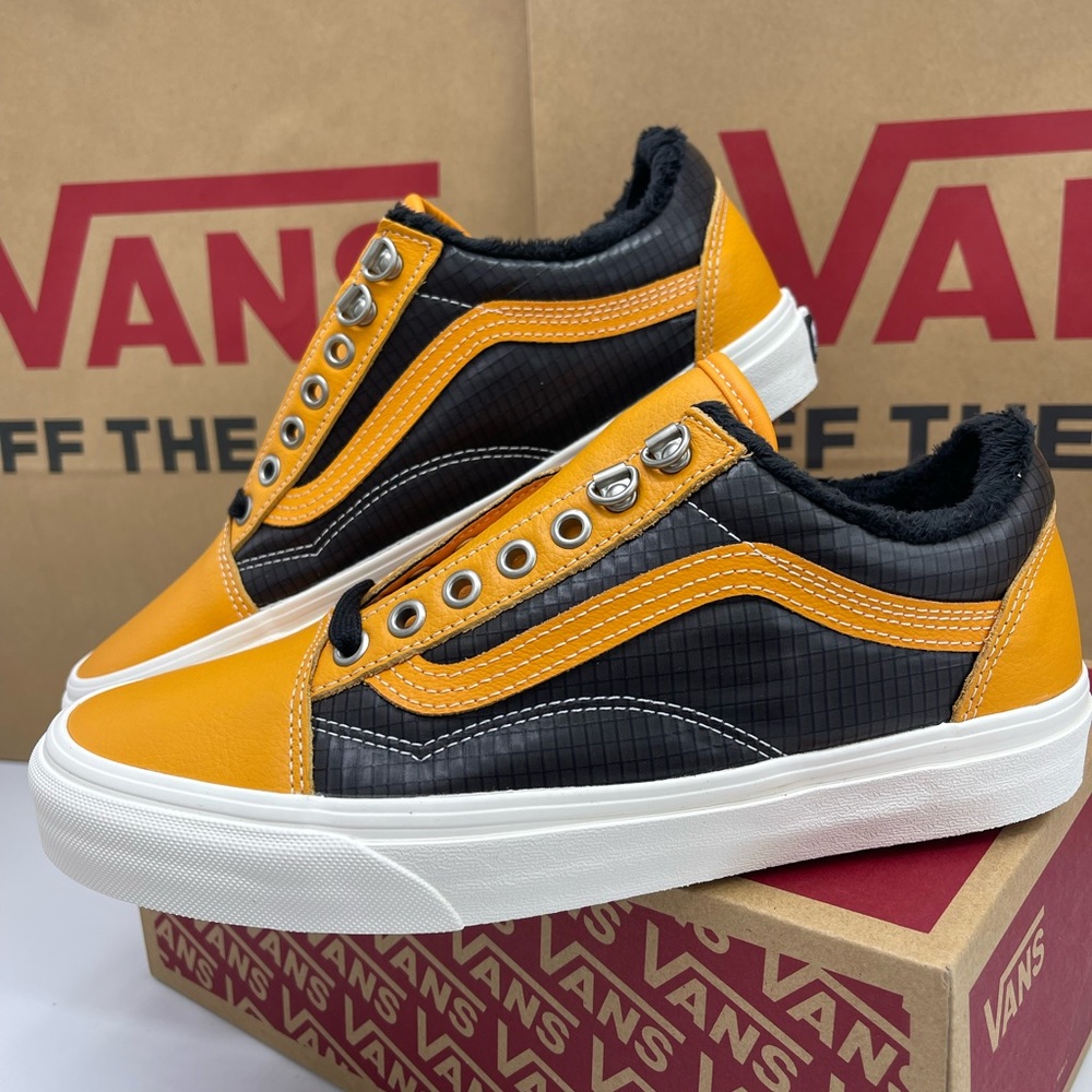 Vans WMNS Old Skool Mte
(Mte) Apricot/Black
VN0A348F2NF Sneakers - Picture 6 of 16